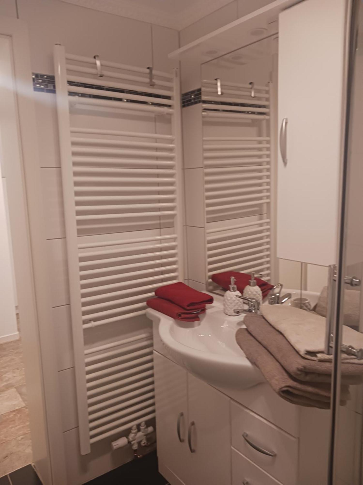 Moderne Wohnung In Ruhiger Lage Щолберг Екстериор снимка